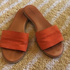 Hinge Orange Suede Slides Size 7.5